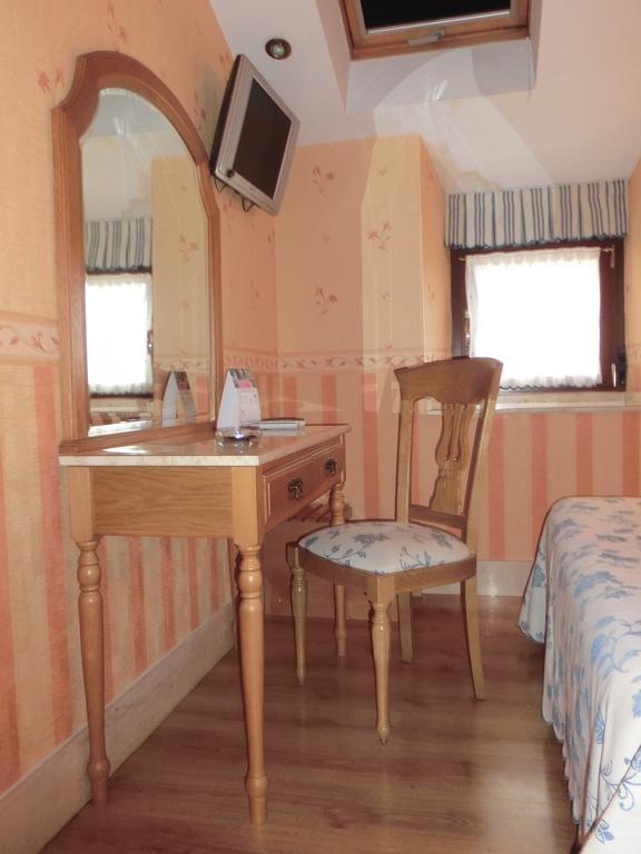 Hotel Las Ruedas Laredo Rum bild
