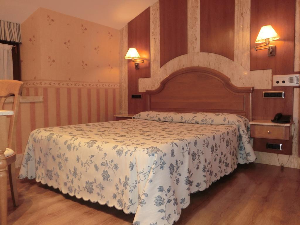 Hotel Las Ruedas Laredo Rum bild